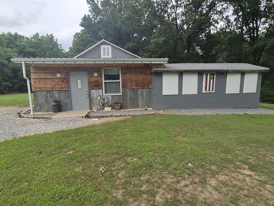 1st image of 250 Lakeview Rd