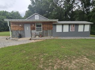250 Lakeview Rd, Galatia, IL 62935