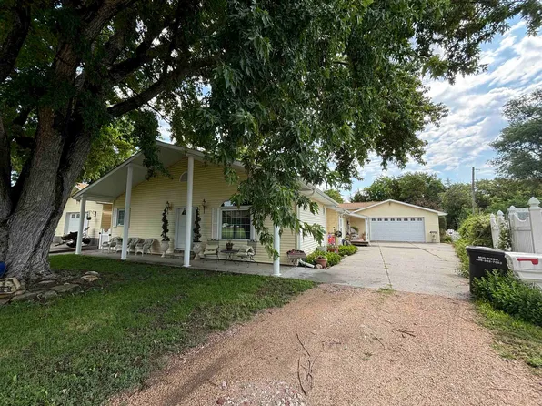 416 Center St, Gibbon, NE 68840