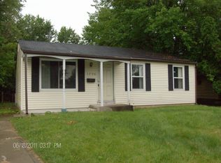 1896 Somerset Ct E, Columbus, OH 43227