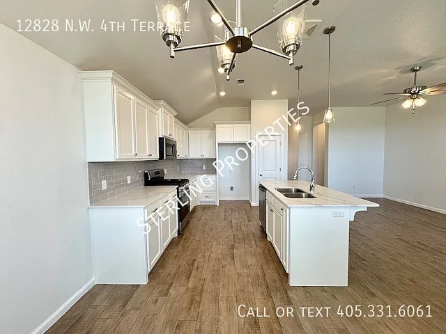 12828 NW 4th Ter — Photo 20