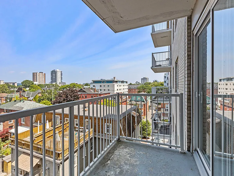 290 Nelson St — Photo 31