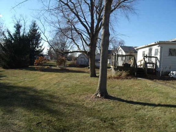 5th image of 104 East St