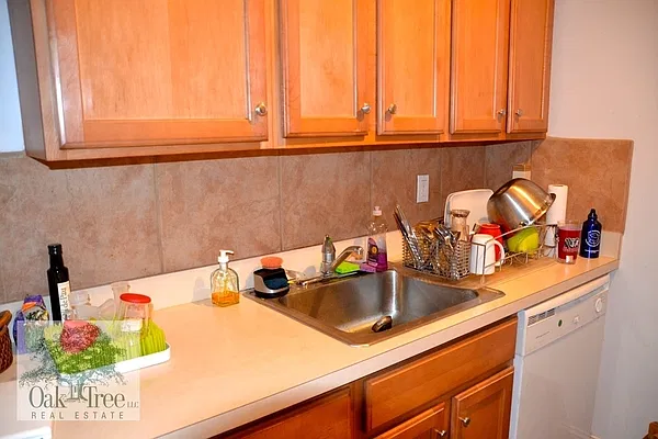 Rented by Oak Tree LLC | media 16