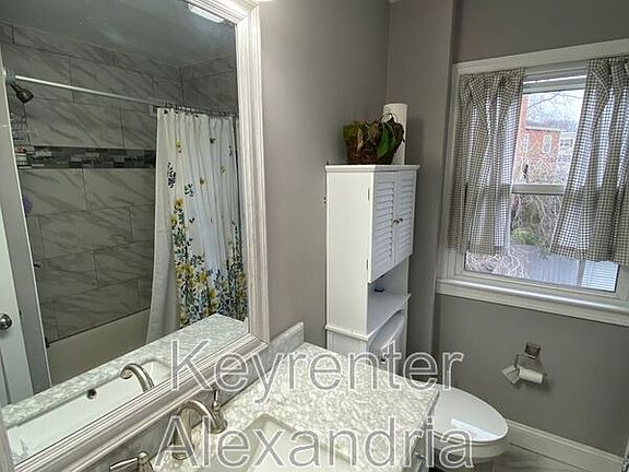4th image of 2237 Arlington Ter Unit 2