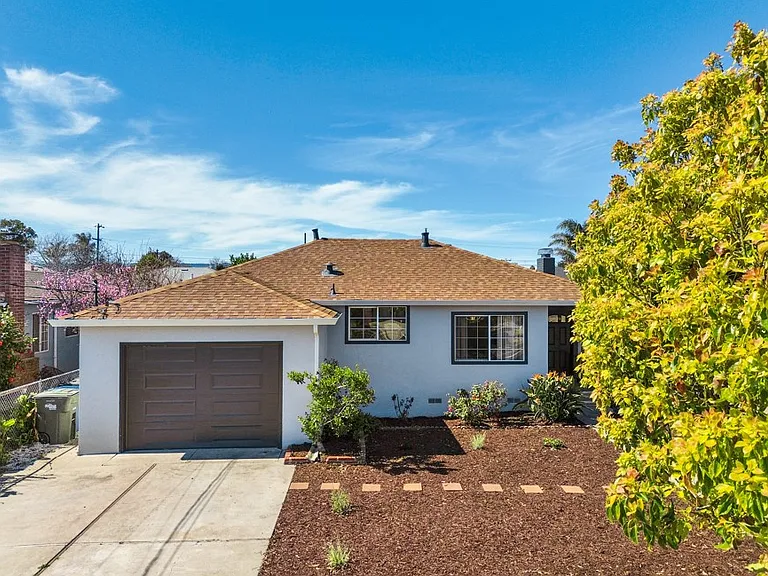 147 Wisteria Dr — Photo 42