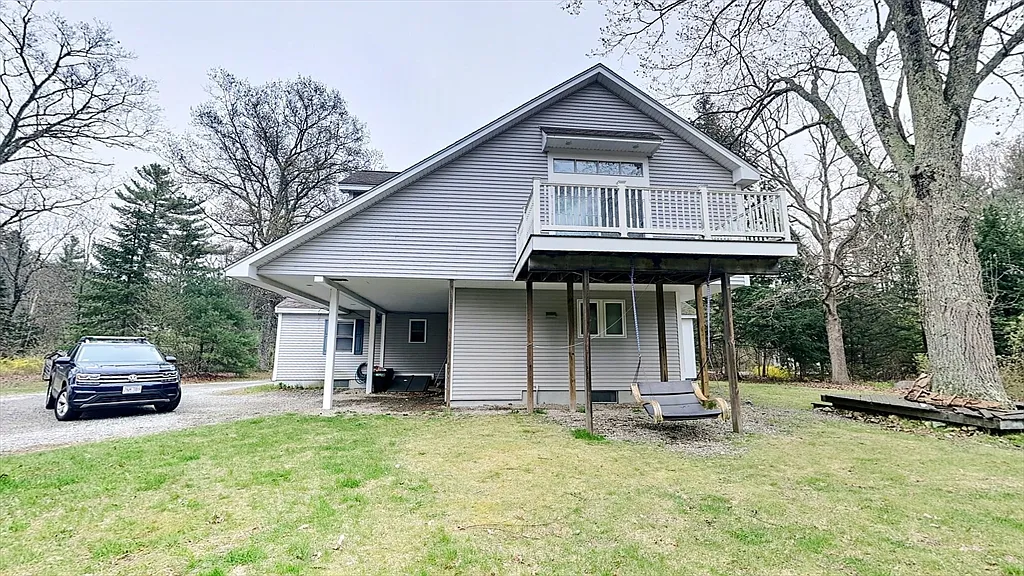 3 bed, 2.5 bath, 2442 sqft, $3,800 — Photo 1
