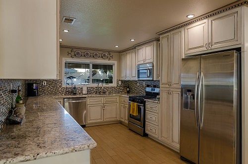 4th image of 2645 La Mesa Way