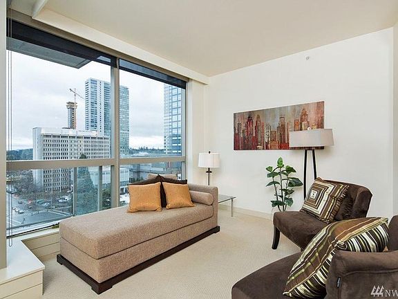 5th image of 10610 NE 9th Pl Unit 1201