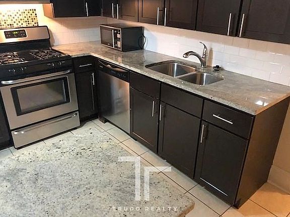 2nd image of 871 W Lill Ave #1C