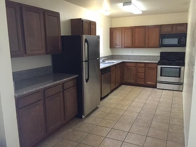 2nd image of 1728 N Santa Rita Ave