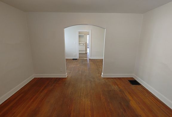 4th image of 823 N Bradley Ave #823