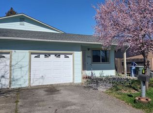 780 El Rio St APT A, Ukiah, CA 95482