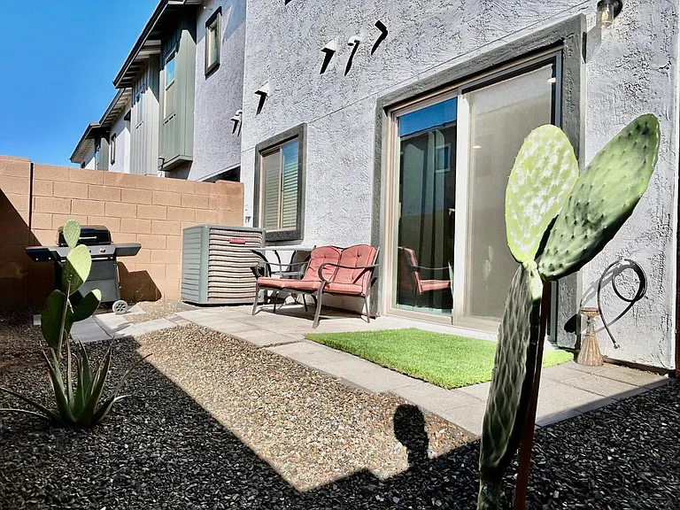 7508 S 75th Dr — Photo 27
