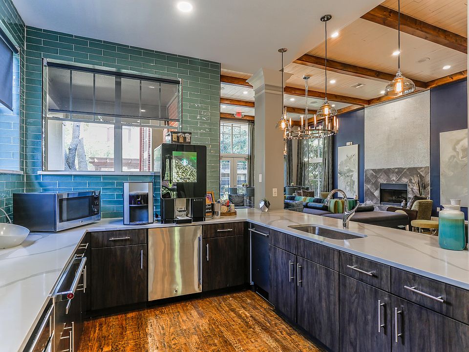 Resident Kitchen & Coffee Bar