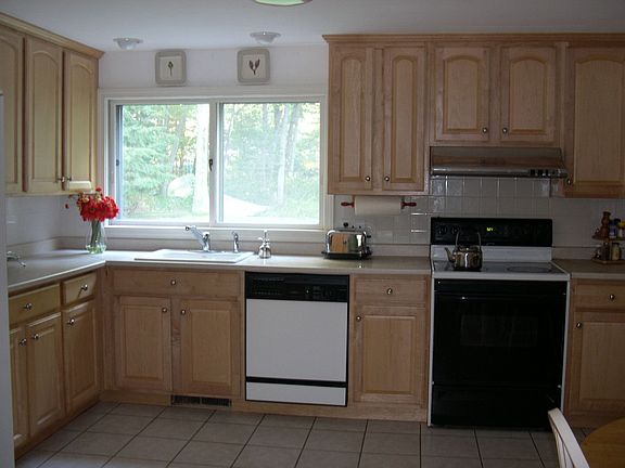 Kitchen - Cooking Area