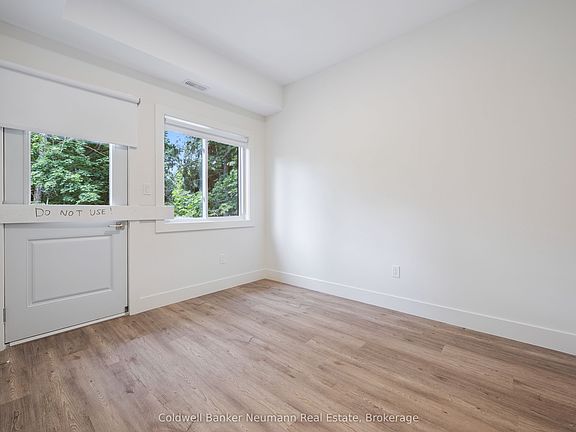 5th image of 8 Orchard Cres