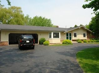 S68W12708 Woods Rd, Muskego, WI 53150