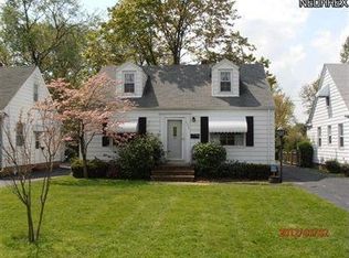 1596 Brainard Rd, Lyndhurst, OH 44124