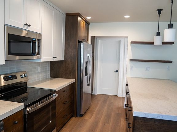 2nd image of 6206 Caminito Araya