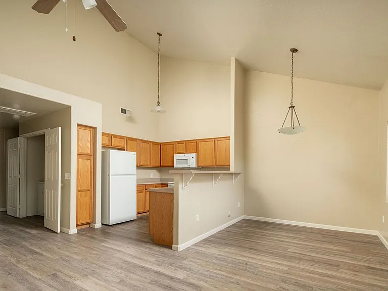 Bella Rosa Apartments — Photo 56