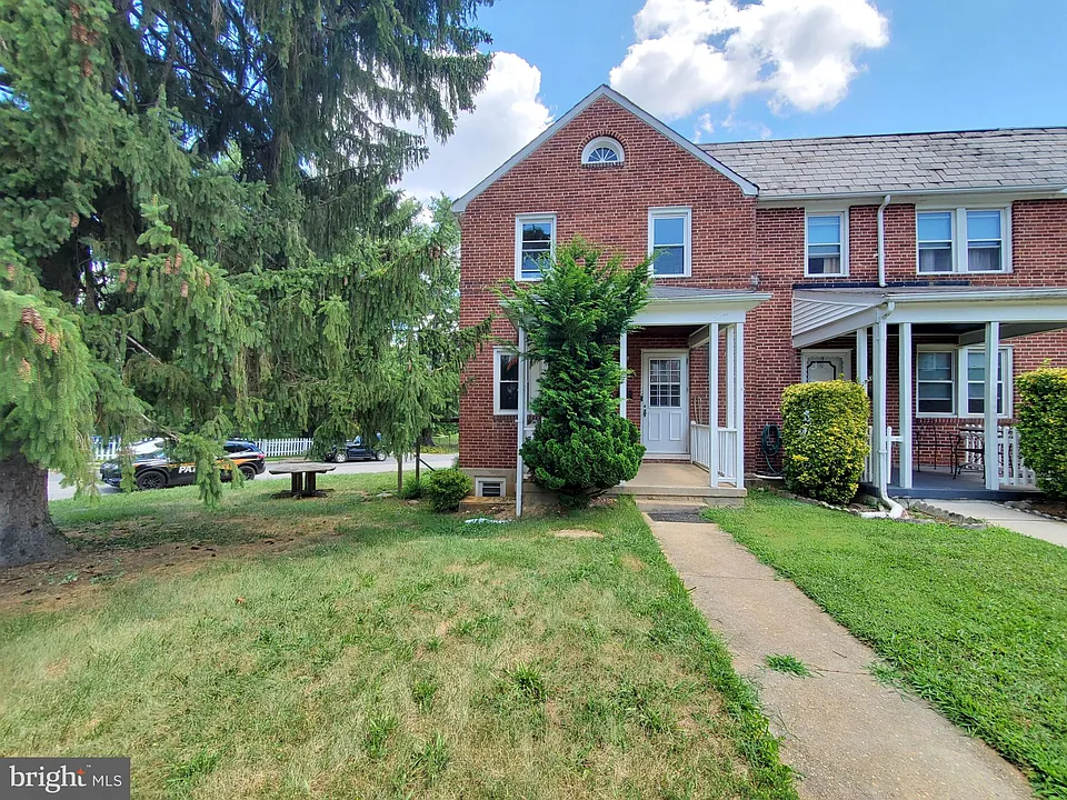 301 Westowne Rd #1