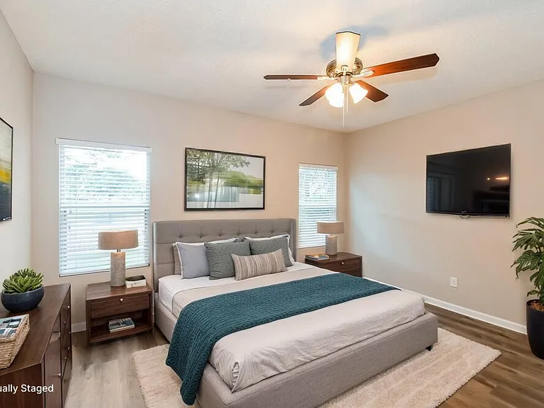 2325 Creekfront Dr — Photo 9