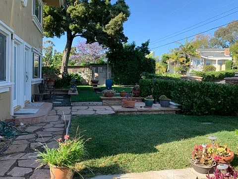 1846 Oxford Ave — Photo 2