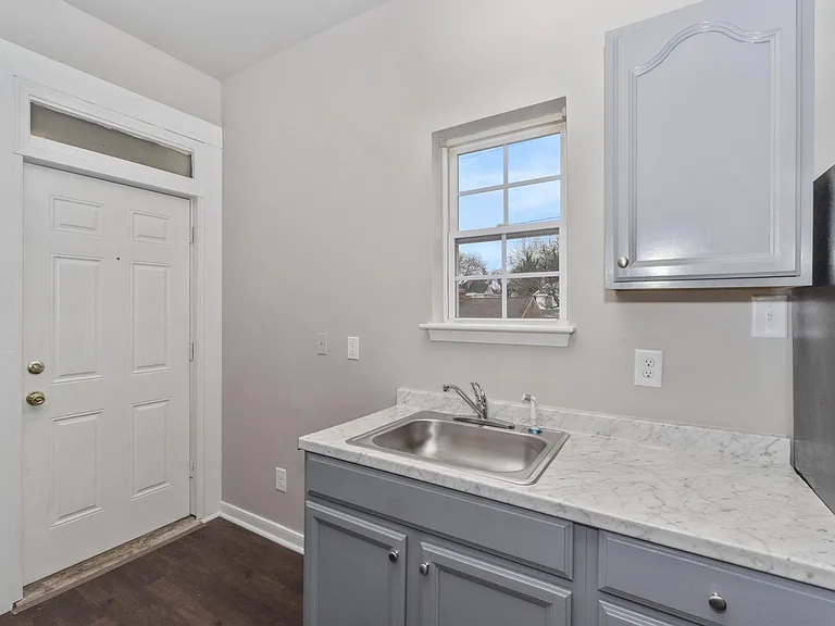 2413 Lamb Ave #4 — Photo 14