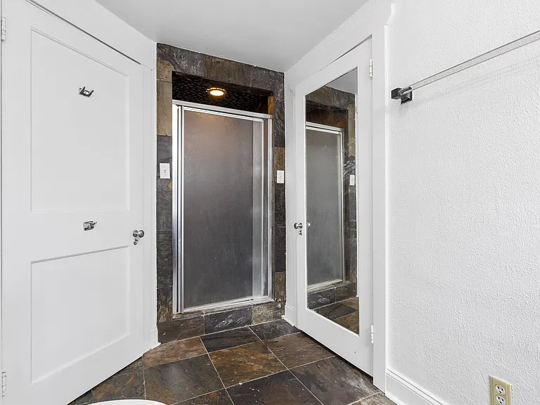 1812 Huffman Blvd — Photo 11