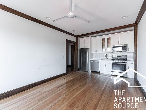 2nd image of 4755 N Sawyer Ave APT 3