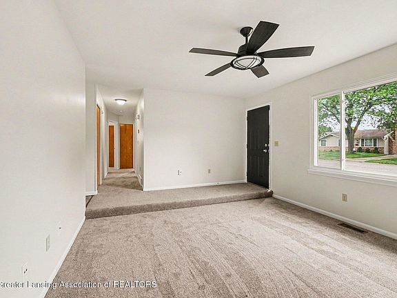 2nd image of 4822 Sylvester Ave