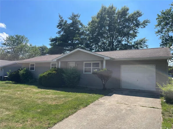 407 N 9th St, New Baden, IL 62265