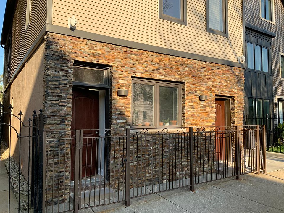 1st image of 1647 N Washtenaw Ave #1