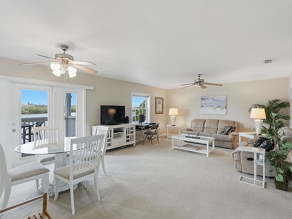 3rd image of 3783 Pompano Dr SE #D4