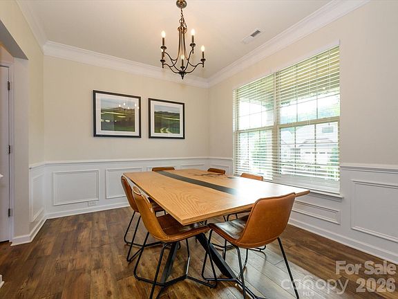 4th image of 1065 Pennington Dr