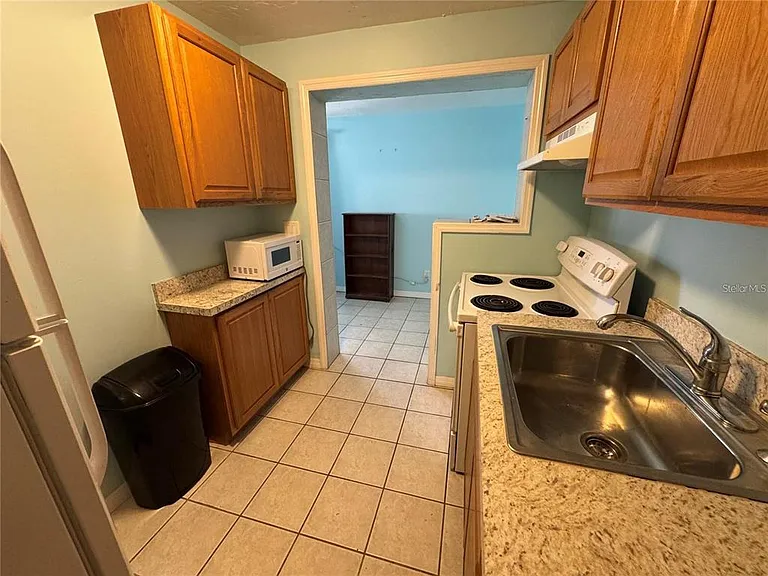 104 Base Ave W #D — Photo 4