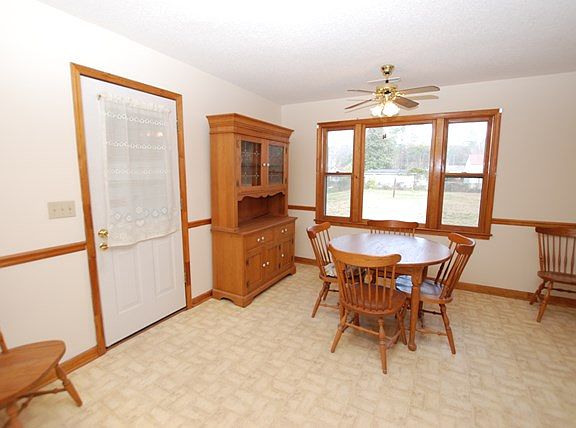 3rd image of 1325 Richwood Dr