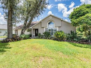 6536 Northlake Dr, Zephyrhills, FL 33542