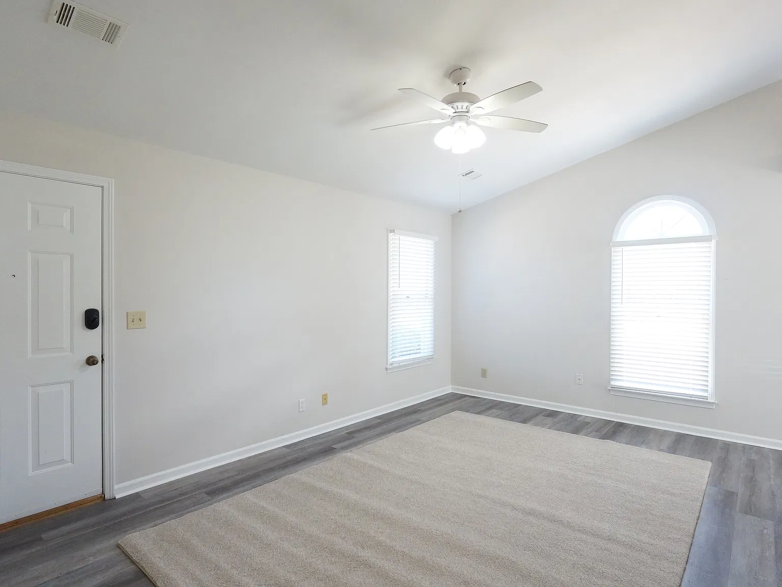 2 bed, 1000 sqft, $1,500 — Photo 4