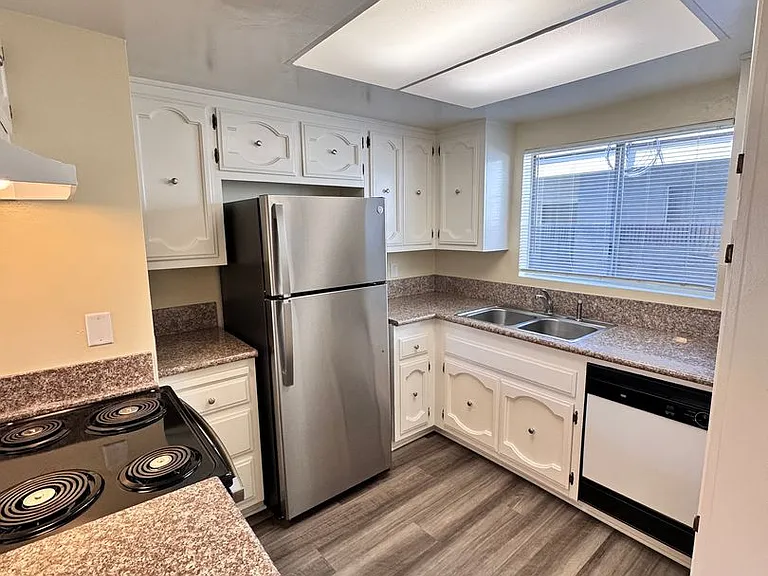 3781 Green Ave #2 — Photo 7