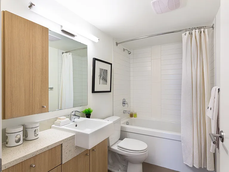788 Jervis St — Photo 29