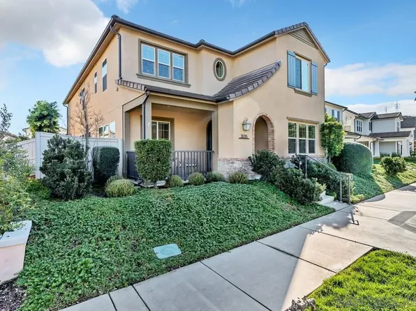 3035 Starry Night Dr, Escondido, CA 92029