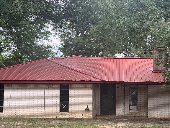 4th image of 260 Lakeshore Dr