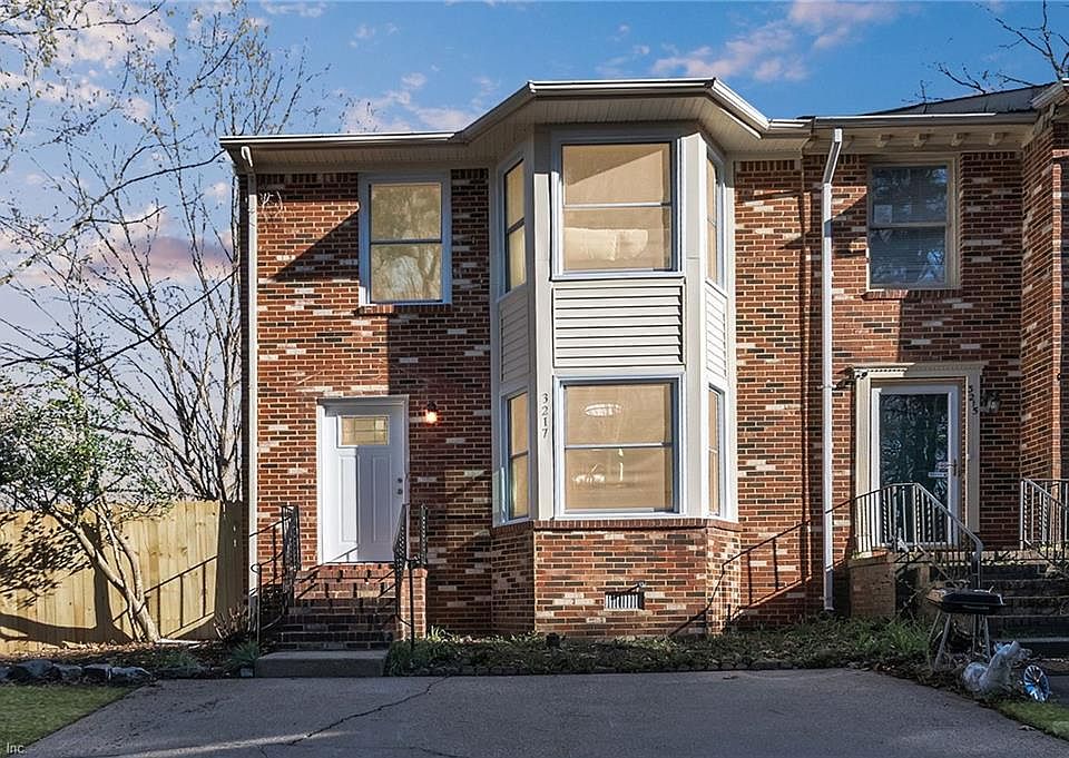 1st image of 3217 Radcliffe Ln