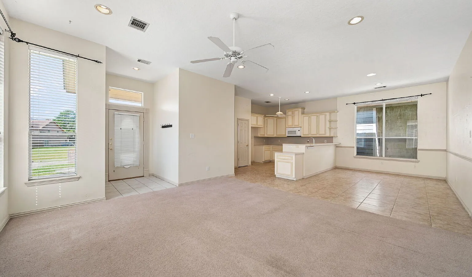 2 bed, 2.0 bath, 1336 sqft, $1,600 — Photo 3