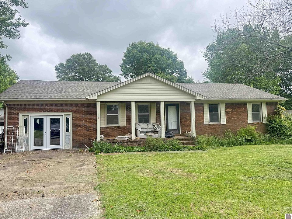 1st image of 80 Grove Ln