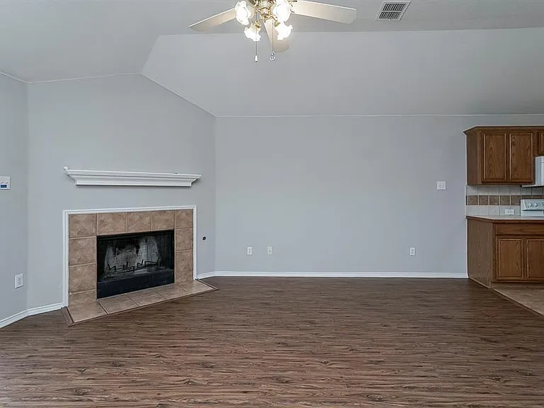 8448 Prairie Fire Dr — Photo 4