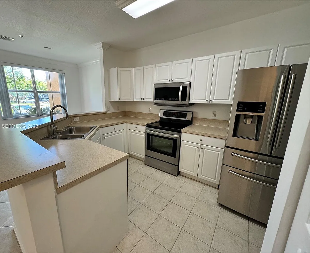Building Photo - 4602 SW 160th Ave