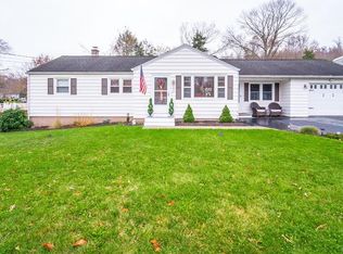 32 Pine View Dr, East Haven, CT 06512